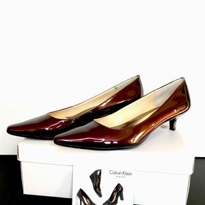 SIZE 8 CALVIN KLEIN SHOES WITH BOX